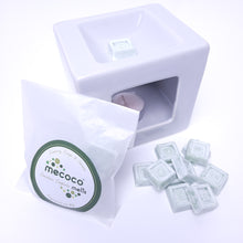 Load image into Gallery viewer, Creature Comforts / Cranberry, Orange &amp; Cinnamon, Green Scented Soy Wax Melts refill bag
