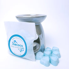 Load image into Gallery viewer, A Drop in the Ocean / Rocksalt &amp; Driftwood, Blue Scented Soy Wax Melts refill bag
