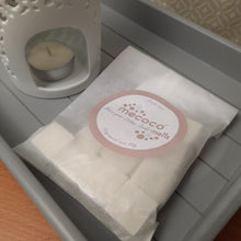 Load image into Gallery viewer, Bless your Cotton Socks / Fresh Linen, Beige Scented Soy Wax Melts refill bag
