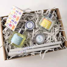Load image into Gallery viewer, On the Scent / Reed Diffuser Gift Box
